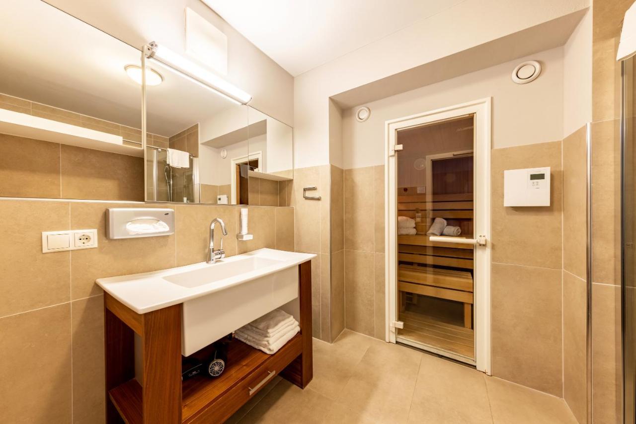 Der Sonnberg Alpinlodges - Apartments Mit Seeblick, Privater Sauna Und Self Check-In Zell am See Exterior photo
